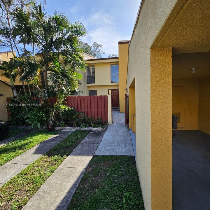 8532 NW 9th Pl in Plantation, FL - Building Photo