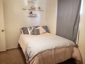 1422 E Lee St, Unit #1 - 5 bedroom 3 bath in Tucson, AZ - Building Photo - Building Photo