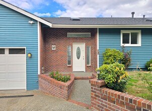 1002 8th St in Mukilteo, WA - Building Photo - Building Photo