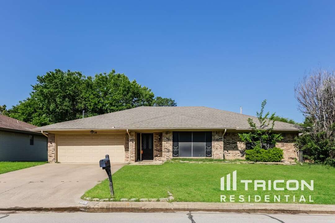 4908 Spring Creek Rd in Arlington, TX - Building Photo