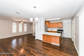 1160 Crown Dr in Jacksonville, FL - Building Photo - Building Photo