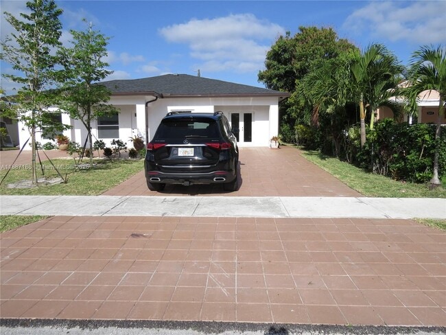 1671 SW 44th Terrace in Fort Lauderdale, FL - Building Photo - Building Photo