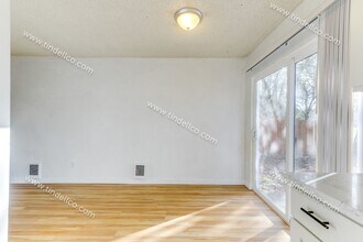 17324 SW Merlo Rd in Beaverton, OR - Building Photo - Building Photo