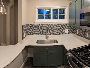 12630 Thomas Creek Rd in Reno, NV - Building Photo - Building Photo