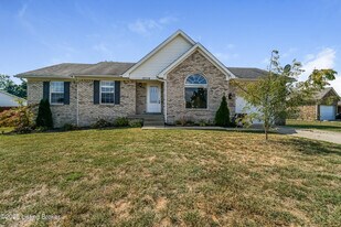 10116 Greenfield Woods Cir in Louisville, KY - Building Photo