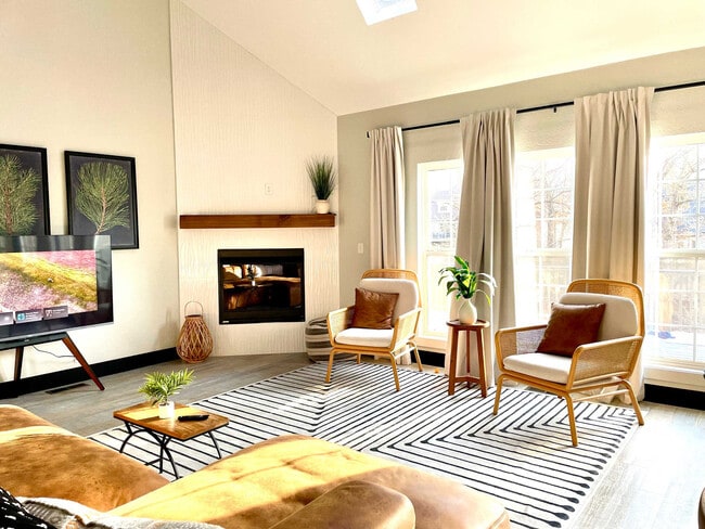 303 Genesis Dr in Bentonville, AR - Building Photo - Building Photo