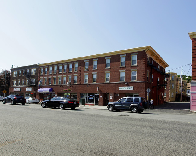 65-75 Main St in Peabody, MA - Foto de edificio - Building Photo