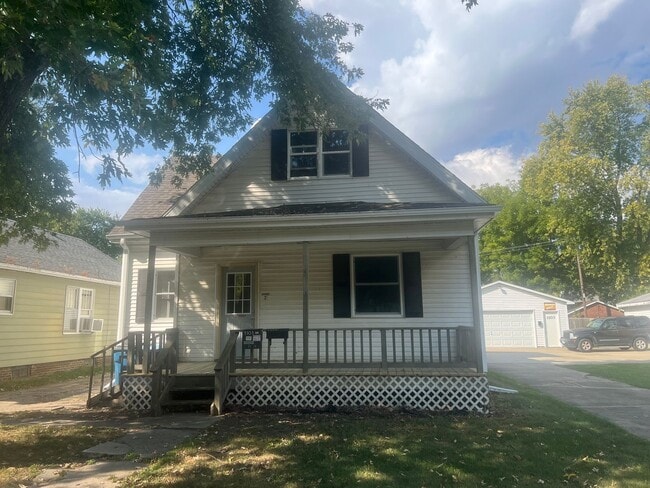 property at 1101 N 2nd St