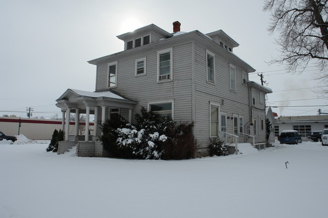 405 N 2nd E in Mountain Home, ID - Building Photo - Building Photo