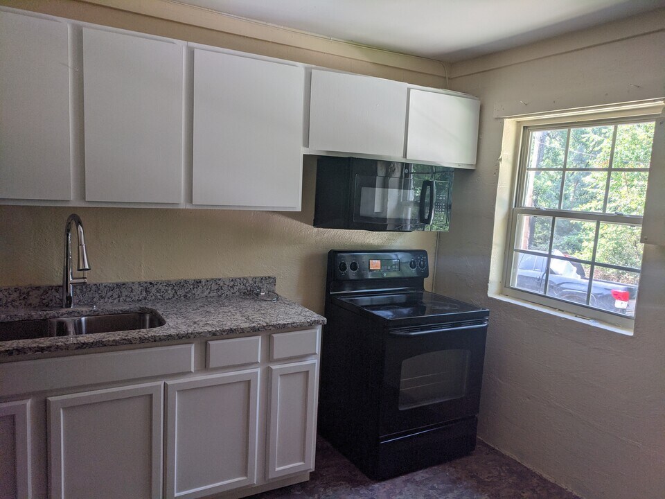121 Davidson Dr, Unit 121 Davidson Dr. in Wadesboro, NC - Foto de edificio
