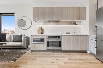 171 Chrystie St, Unit 12F in New York, NY - Foto de edificio - Building Photo