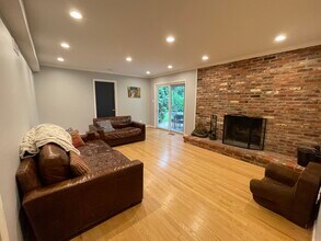 11920 Gainsborough Rd in Potomac, MD - Building Photo - Building Photo