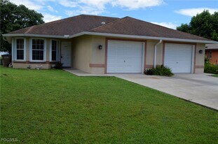 1325 SE 8th Ave in Cape Coral, FL - Building Photo