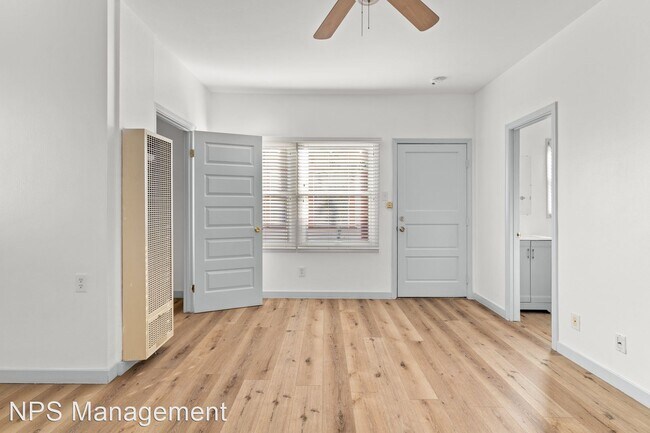 526 Magnolia Ave in Long Beach, CA - Building Photo - Building Photo