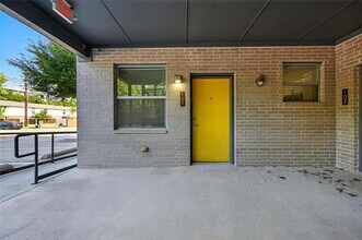 903 Fannin St in Denton, TX - Building Photo - Building Photo