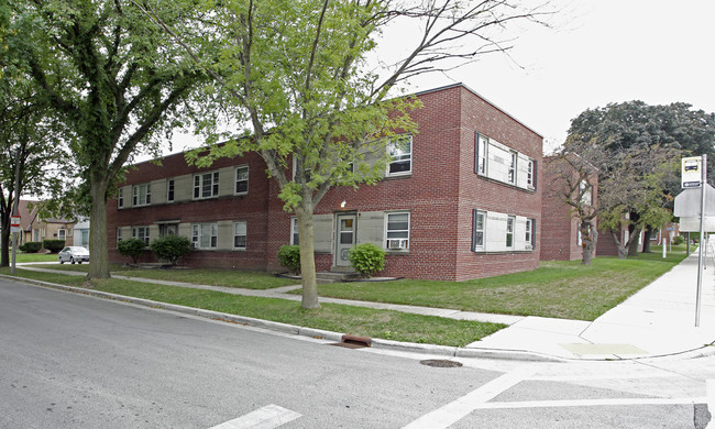 Grace Apartments in Wauwatosa, WI - Building Photo - Building Photo