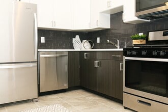 95 Murray St, Unit 216 in Elizabeth, NJ - Building Photo - Building Photo