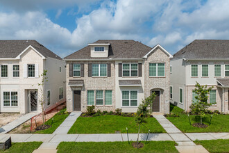 Crystal View at Lago Mar in Texas City, TX - Building Photo - Building Photo