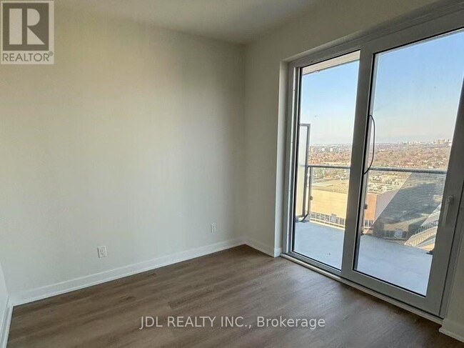 15-2515 Ellerslie Ave in Toronto, ON - Building Photo - Building Photo