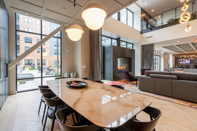 The Point at Woburn in Woburn, MA - Foto de edificio - Interior Photo