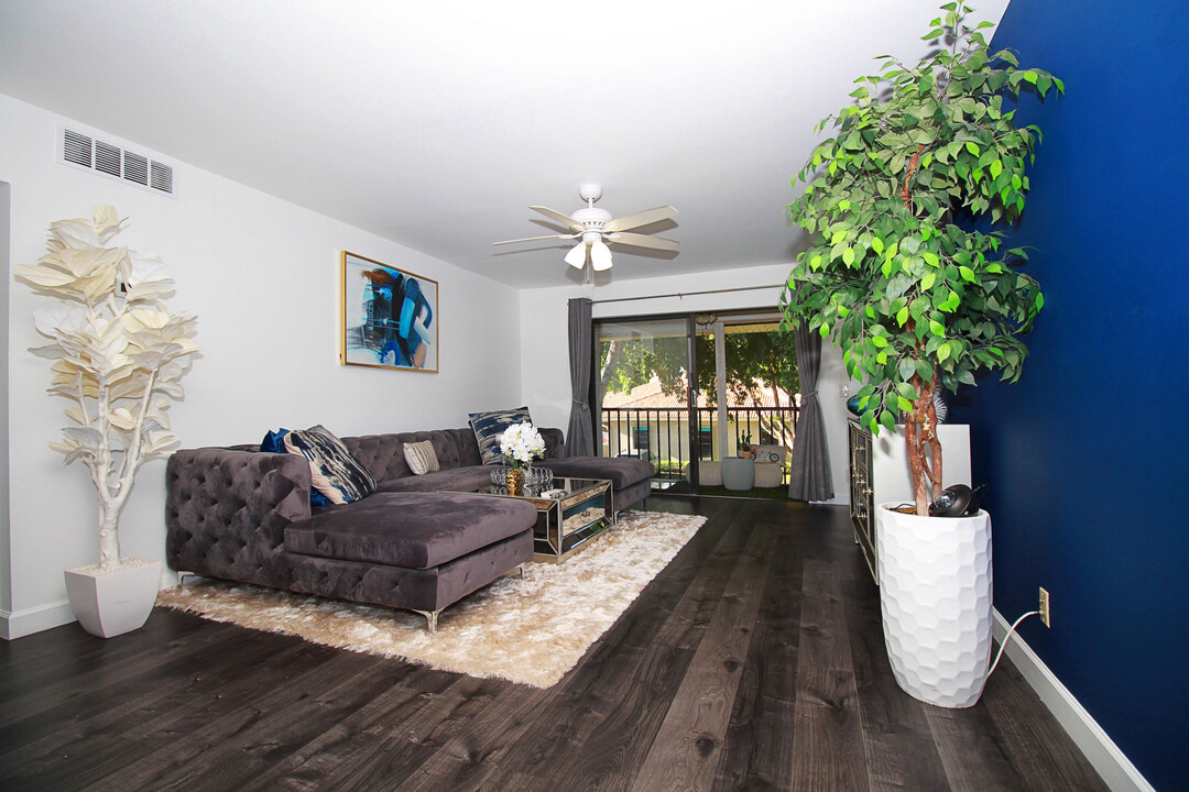 9840 Pineapple Tree Dr-Unit -203 in Boynton Beach, FL - Building Photo