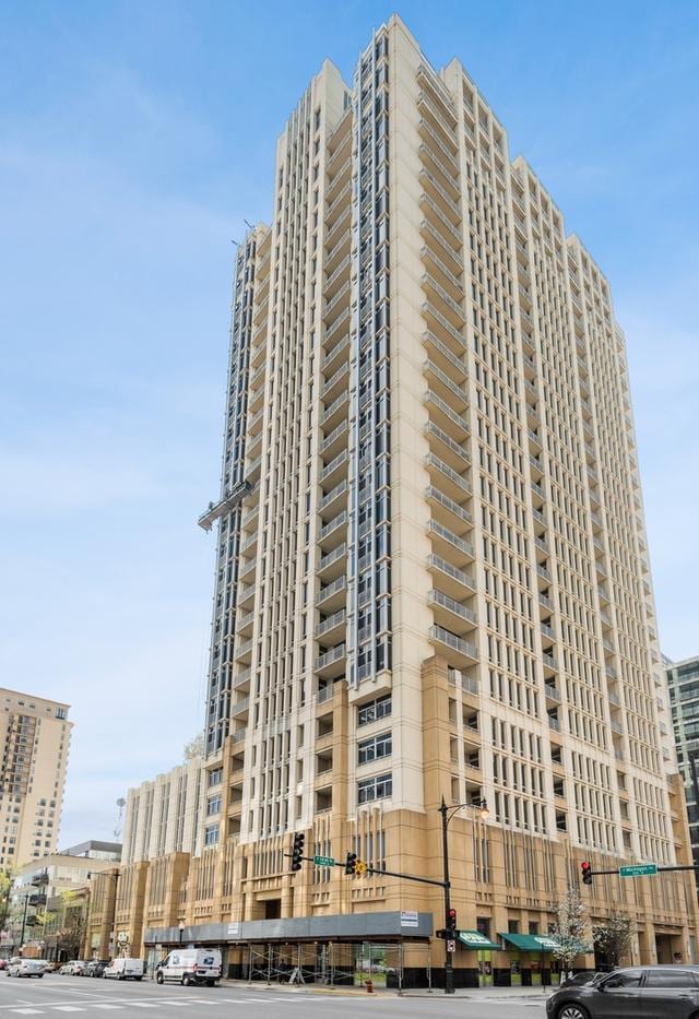 property at 1400 S Michigan Ave