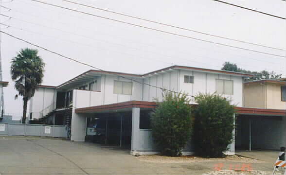 2021 Stanton Ave in San Pablo, CA - Foto de edificio - Building Photo