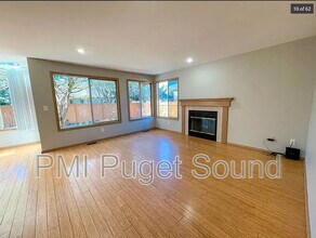 15621 158th Ave SE in Renton, WA - Building Photo - Building Photo