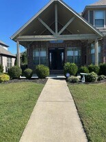 2202 NE Steinbeck Dr in Bentonville, AR - Building Photo