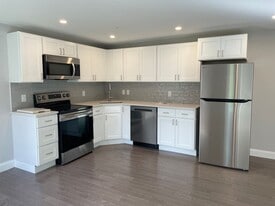 328 Bank in Harwich, MA - Building Photo