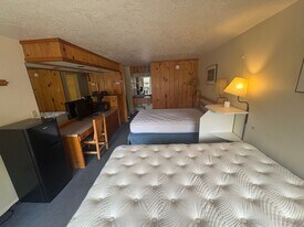 265 N Millward St in Jackson, WY - Building Photo