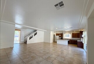 6356 Tomahawk Mill Ct in Las Vegas, NV - Building Photo - Building Photo