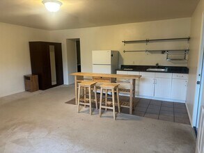 1832 Greenwich St-Unit -1832A in San Francisco, CA - Building Photo - Building Photo