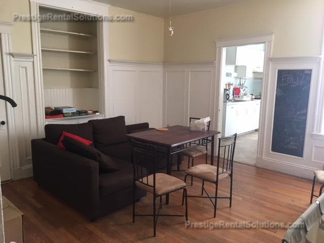 1126 Commonwealth Ave, Unit 5 in Boston, MA - Building Photo - Building Photo