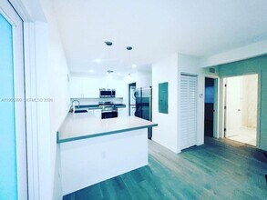 7128 SW 22nd St in Miami, FL - Building Photo - Building Photo