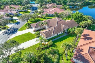 8482 Bent Creek Way in Naples, FL - Foto de edificio - Building Photo