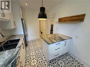 137 Avondale St in Hamilton, ON - Building Photo - Building Photo