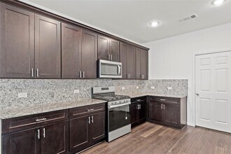 7322 Madison Cmns Ln in Houston, TX - Building Photo - Building Photo