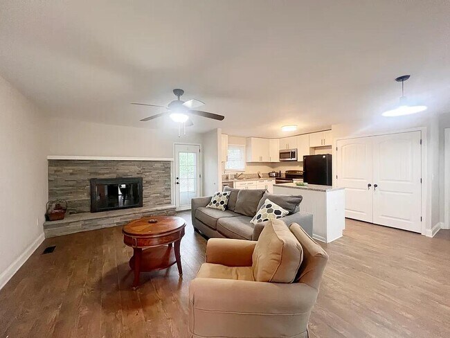 409 Cheyenne Dr in Simpsonville, SC - Building Photo - Building Photo
