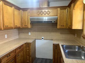 203 Ferguson Dr in Cleveland, TX - Building Photo - Building Photo