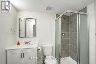 209 Westmount Dr S in Orillia, ON - Building Photo - Building Photo