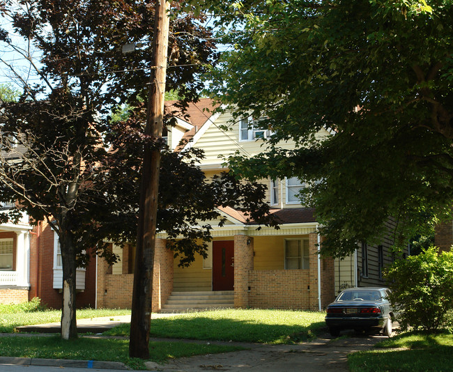 210 Broadway St in Youngstown, OH - Building Photo - Building Photo