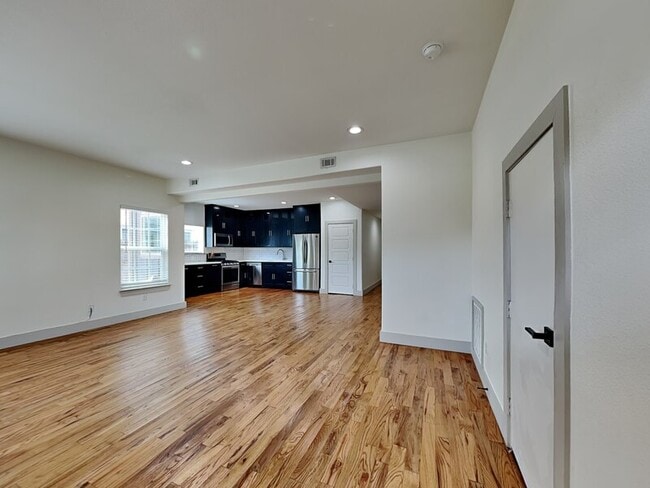 1023 N Madison Ave in Dallas, TX - Building Photo - Building Photo