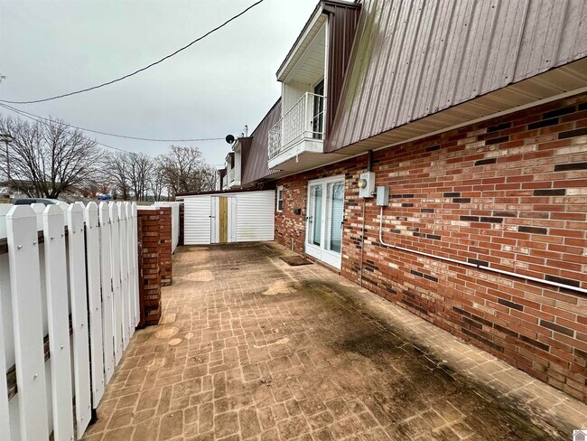 67 Country Club Ln in Calvert City, KY - Building Photo - Building Photo