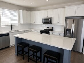 2030 Boxwood St in Rosamond, CA - Building Photo - Building Photo