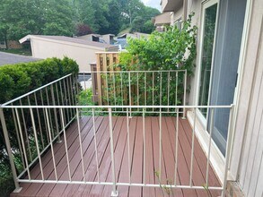 1462 Oakbrook E Dr in Rochester Hills, MI - Building Photo - Building Photo