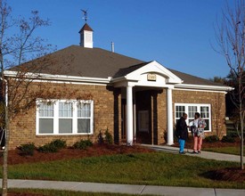 Arbor Glen Apartments in Charlotte, NC - Building Photo - Building Photo