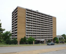 Paul Borda Towers in Memphis, TN - Building Photo - Building Photo