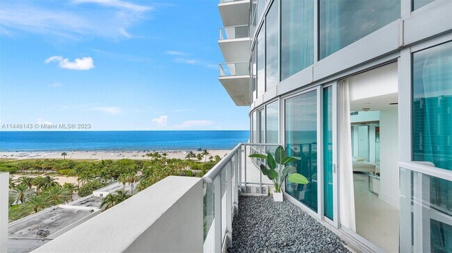 2001 Collins Ave, Unit 1505 in Miami Beach, FL - Building Photo - Building Photo