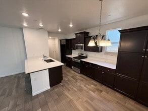 3753 Highpark Way in Clovis, CA - Building Photo - Building Photo
